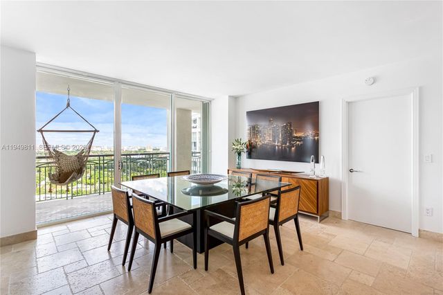 3400 SW 27th Ave 2104, Miami, FL 33133