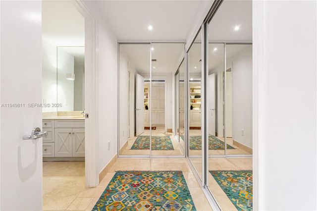 3400 SW 27th Ave 2104, Miami, FL 33133