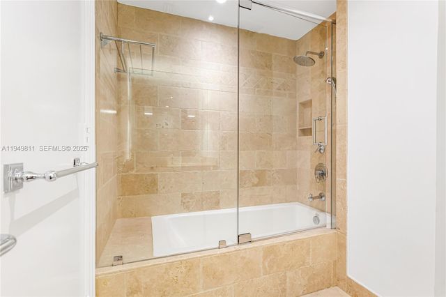 3400 SW 27th Ave 2104, Miami, FL 33133