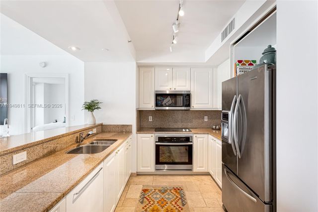 3400 SW 27th Ave 2104, Miami, FL 33133