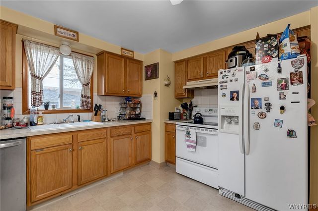 18 Fath Drive, Cheektowaga, NY 14225