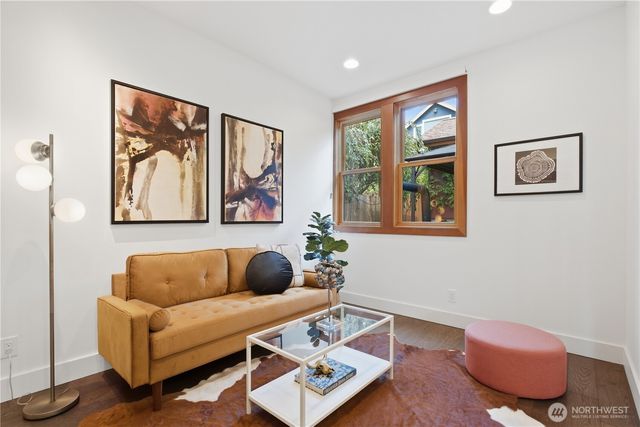 826 30th Avenue, Seattle, WA 98122