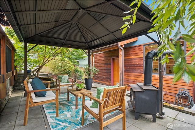 826 30th Avenue, Seattle, WA 98122