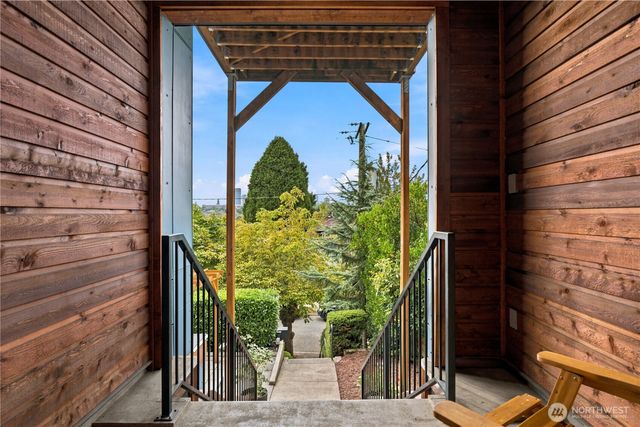 826 30th Avenue, Seattle, WA 98122