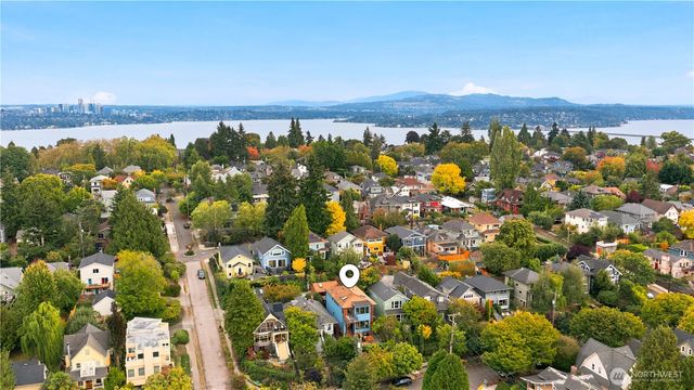 826 30th Avenue, Seattle, WA 98122