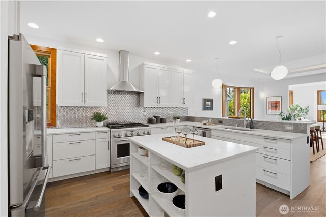 826 30th Avenue, Seattle, WA 98122