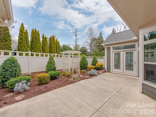 7905 Parknoll Drive, Huntersville, NC 28078