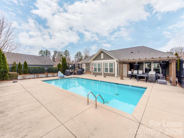 7905 Parknoll Drive, Huntersville, NC 28078