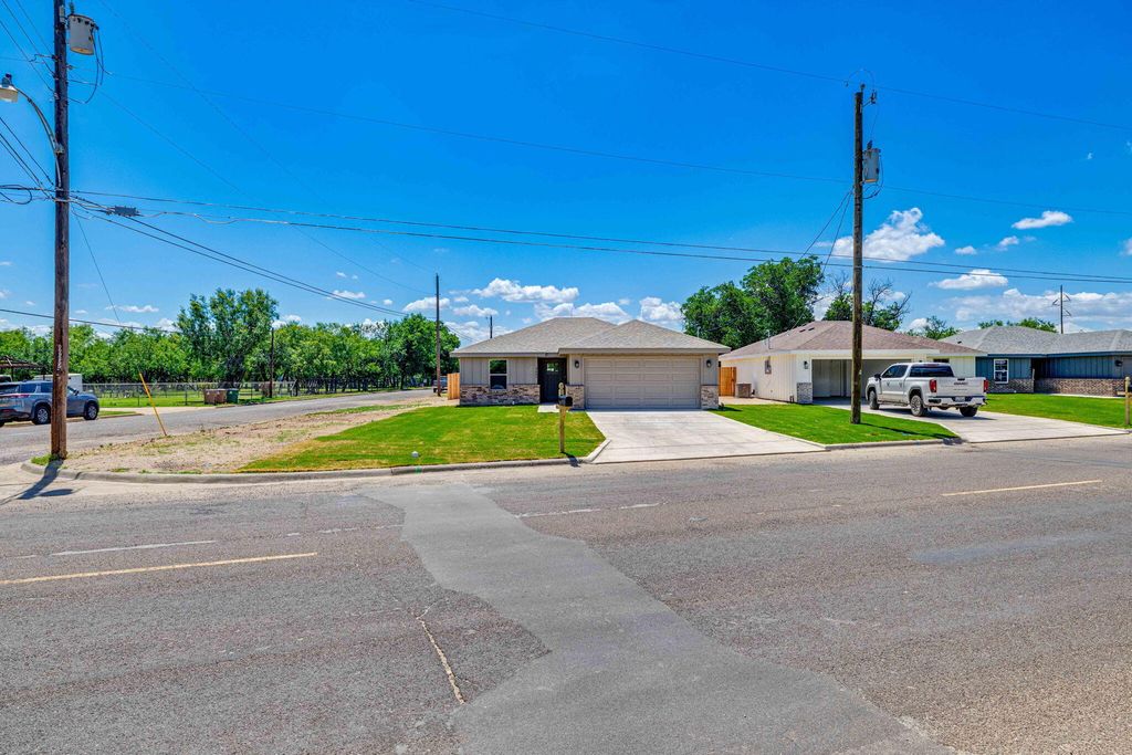 Image 2 of property listing at 3607 Grape Creek Road, San Angelo, TX 76903