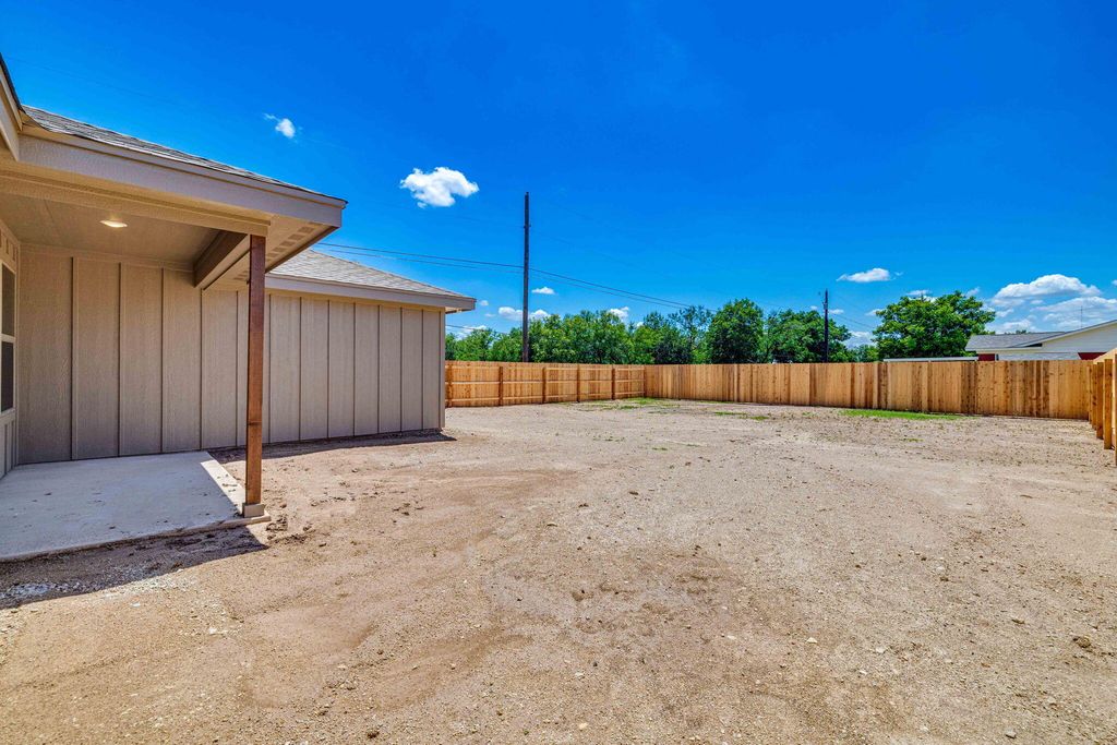 Image 24 of property listing at 3607 Grape Creek Road, San Angelo, TX 76903
