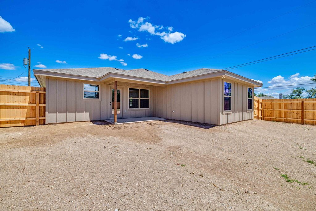 Image 25 of property listing at 3607 Grape Creek Road, San Angelo, TX 76903