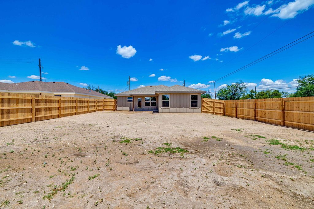Image 27 of property listing at 3607 Grape Creek Road, San Angelo, TX 76903