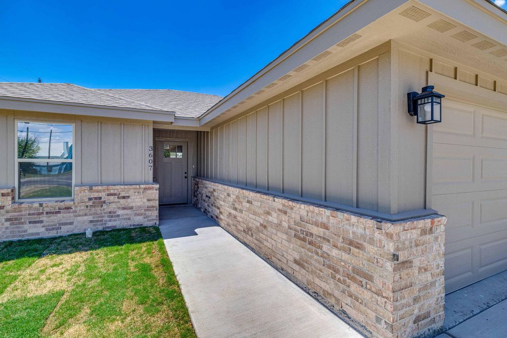 Image 4 of property listing at 3607 Grape Creek Road, San Angelo, TX 76903