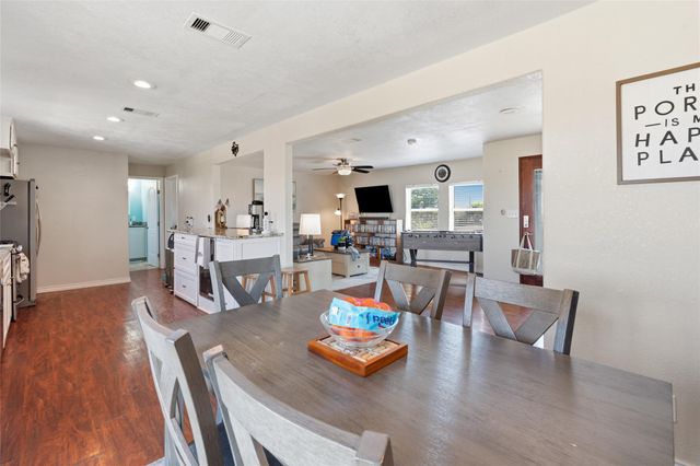 3527 9 Mile Road, Galveston, TX 77554
