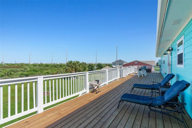 3527 9 Mile Road, Galveston, TX 77554