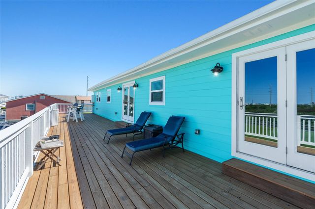 3527 9 Mile Road, Galveston, TX 77554