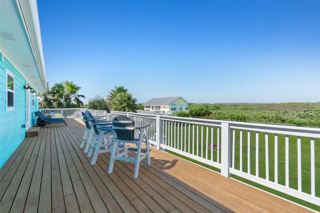 3527 9 Mile Road, Galveston, TX 77554