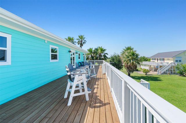3527 9 Mile Road, Galveston, TX 77554