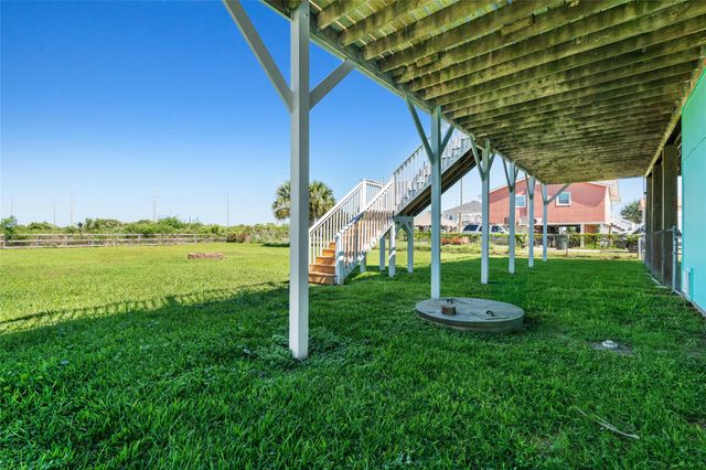 3527 9 Mile Road, Galveston, TX 77554
