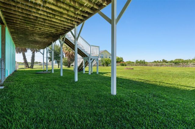 3527 9 Mile Road, Galveston, TX 77554