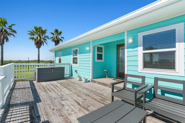 3527 9 Mile Road, Galveston, TX 77554