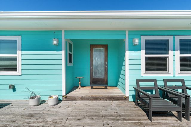 3527 9 Mile Road, Galveston, TX 77554