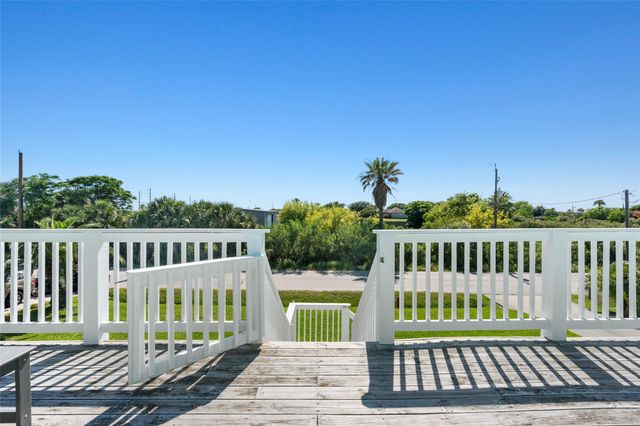 3527 9 Mile Road, Galveston, TX 77554