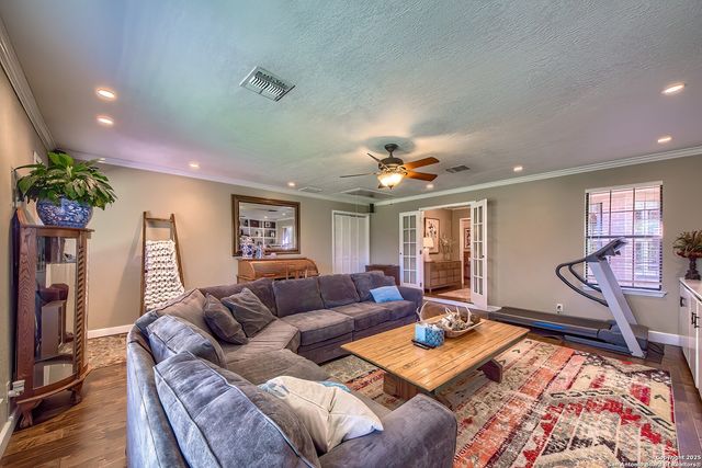 1206 31st Street, Hondo, TX 78861