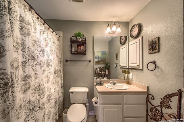 1206 31st Street, Hondo, TX 78861