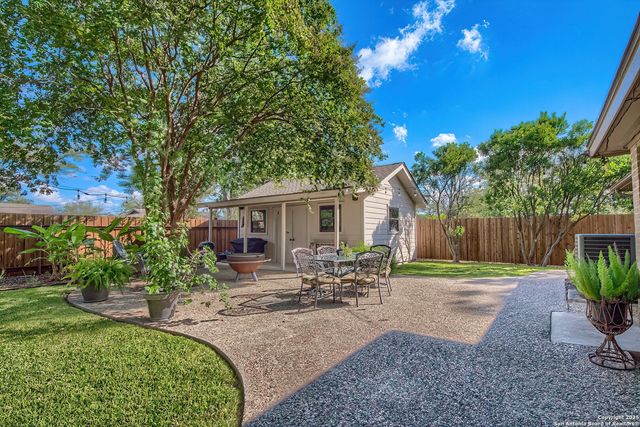 1206 31st Street, Hondo, TX 78861