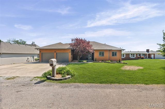 672 Monaco Drive, Edwardsville, IL 62025