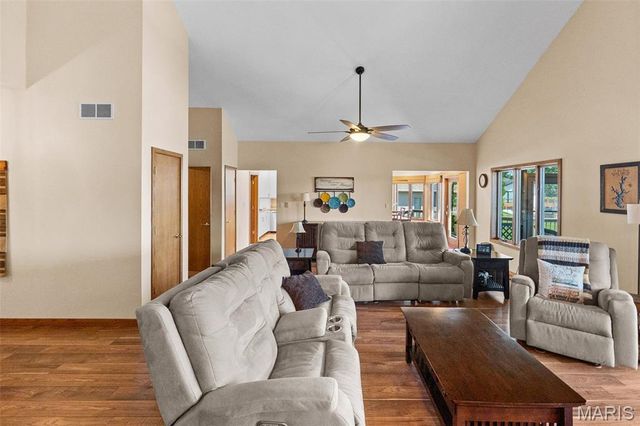 672 Monaco Drive, Edwardsville, IL 62025