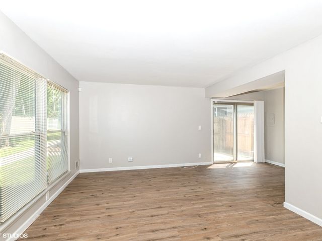 11 Fernwood Drive I, Bolingbrook, IL 60440