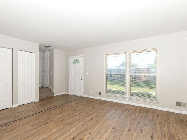 11 Fernwood Drive I, Bolingbrook, IL 60440