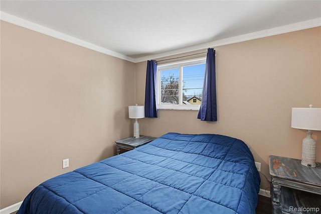 135 Gerald Avenue, Clawson, MI 48017