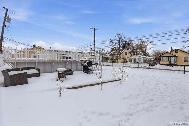 135 Gerald Avenue, Clawson, MI 48017