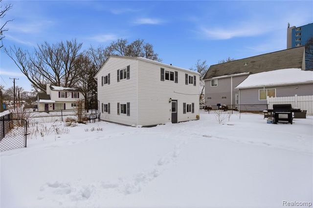 135 Gerald Avenue, Clawson, MI 48017