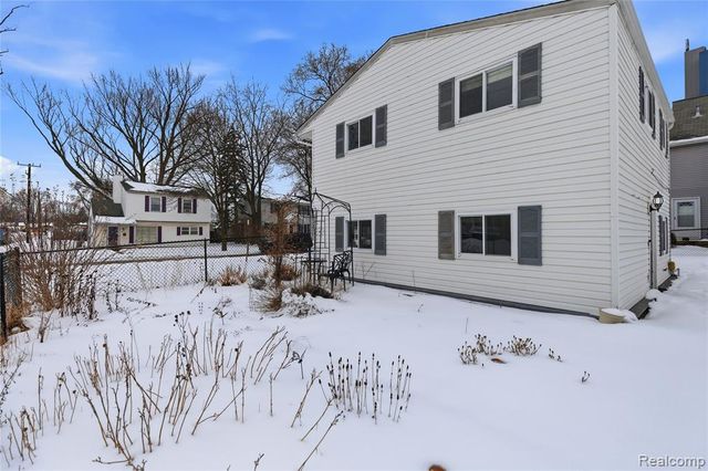 135 Gerald Avenue, Clawson, MI 48017