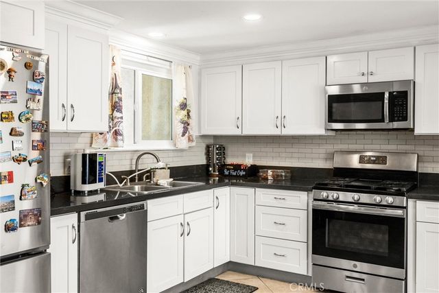 1183 Mountain Gate, Upland, CA 91786