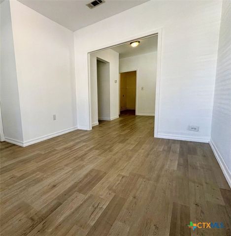 101 N San Marcos, Hearne, TX 77859