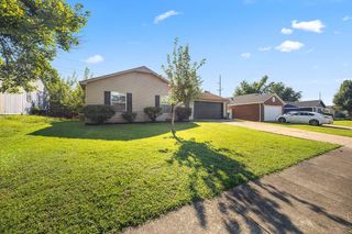 2301 S 17th Street, Rogers, AR 72758
