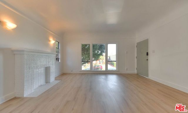 1361 Keniston Avenue, Los Angeles, CA 90019