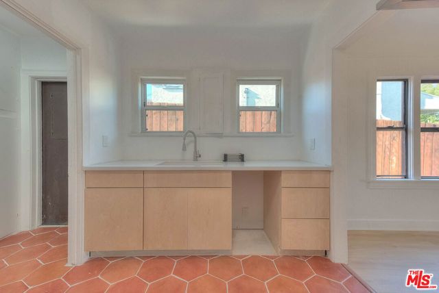 1361 Keniston Avenue, Los Angeles, CA 90019