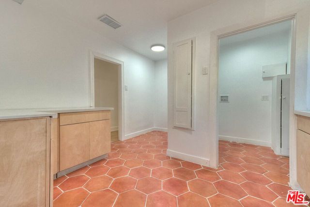 1361 Keniston Avenue, Los Angeles, CA 90019