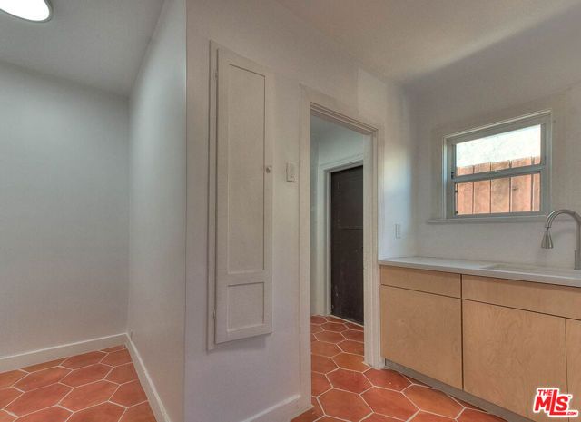 1361 Keniston Avenue, Los Angeles, CA 90019