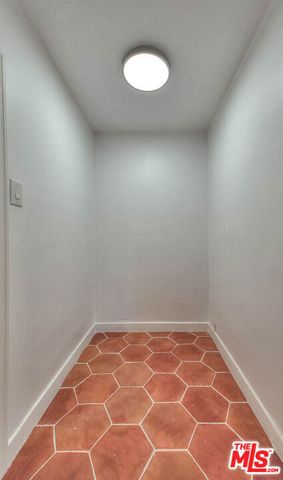 1361 Keniston Avenue, Los Angeles, CA 90019