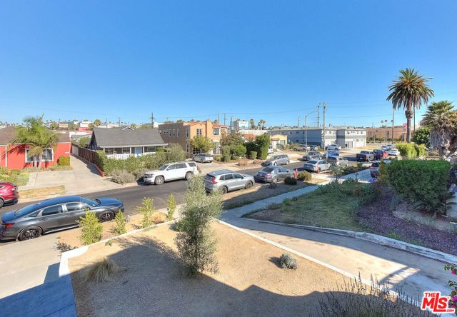 1361 Keniston Avenue, Los Angeles, CA 90019