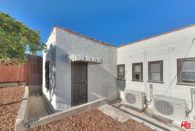 1361 Keniston Avenue, Los Angeles, CA 90019
