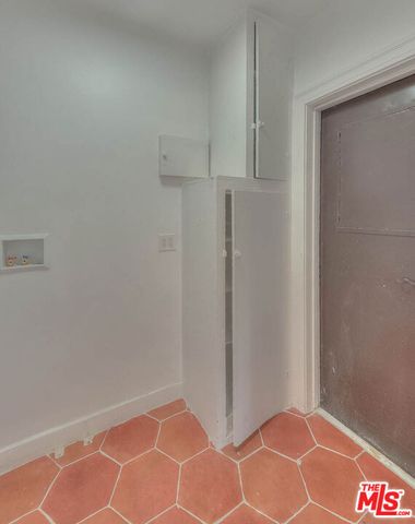 1361 Keniston Avenue, Los Angeles, CA 90019