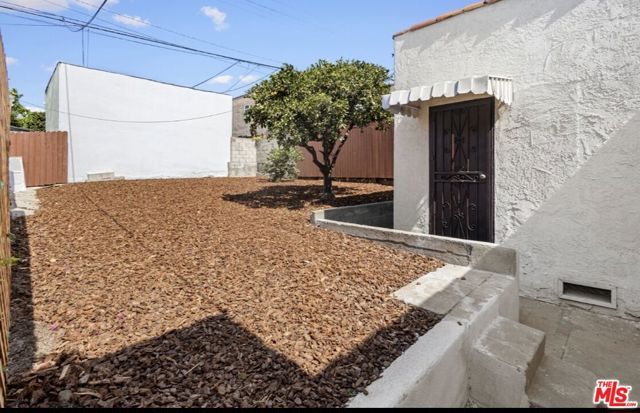 1361 Keniston Avenue, Los Angeles, CA 90019